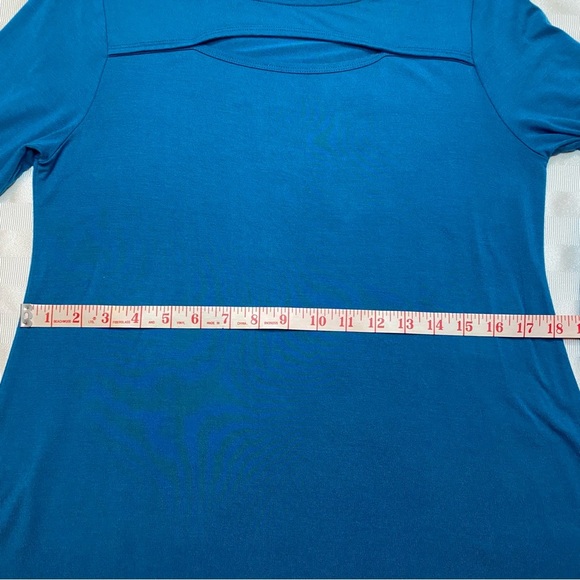 Soft Surroundings Teal Long Sleeve Women’s Small Knit Top w/ front cut-out Soft! - Picture 6 of 10